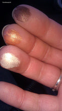 Load image into Gallery viewer, Revlon Eyeshadow / Super Highlighter